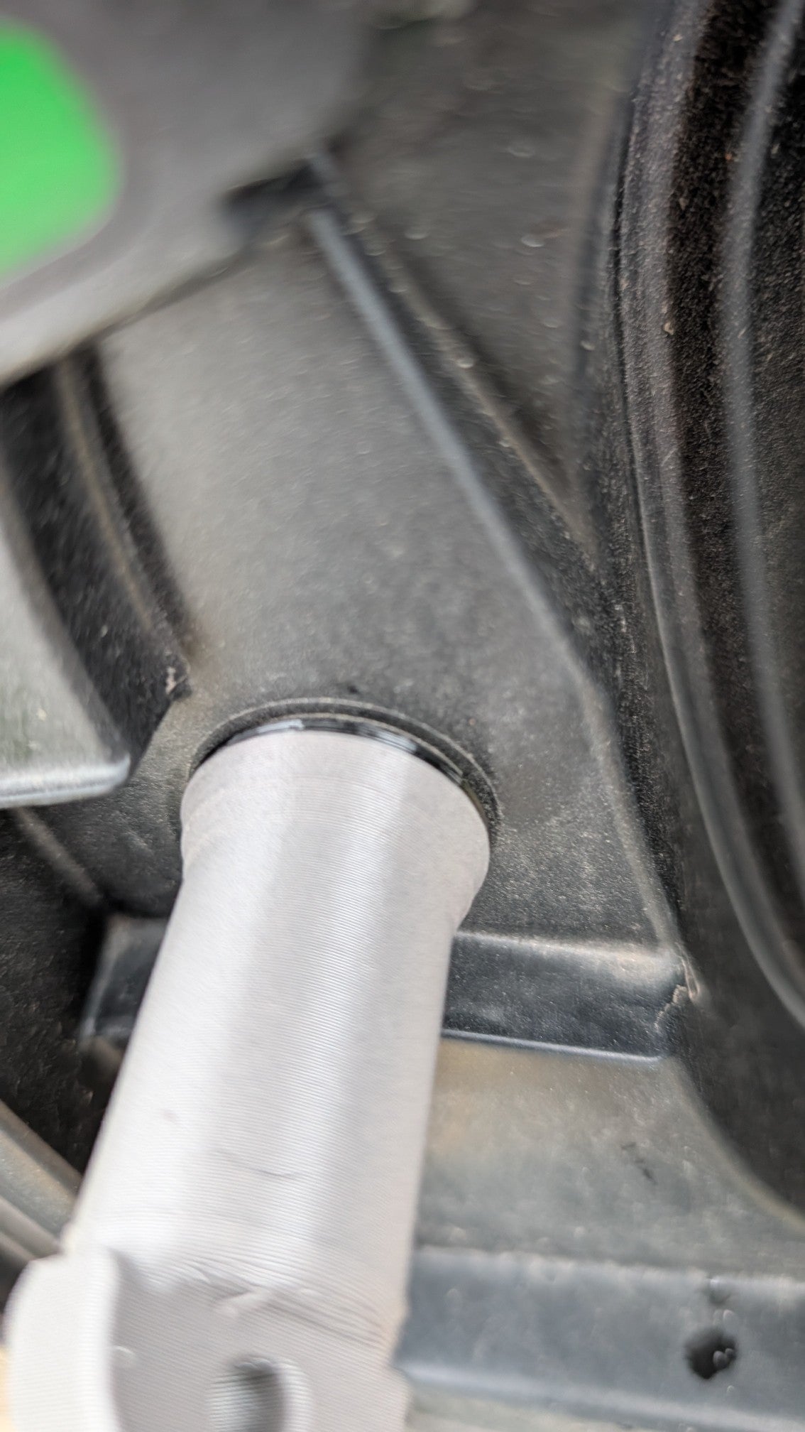 Ford Explorer EV Ladeklappe Aktuator Schutz | Korrosionsschutz | Carbon TPU