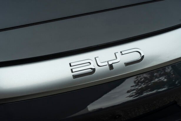 BYD Deutschland 2025 Verkaufsboom und Zölle im Vergleich mit Tesla und deutschen Marken